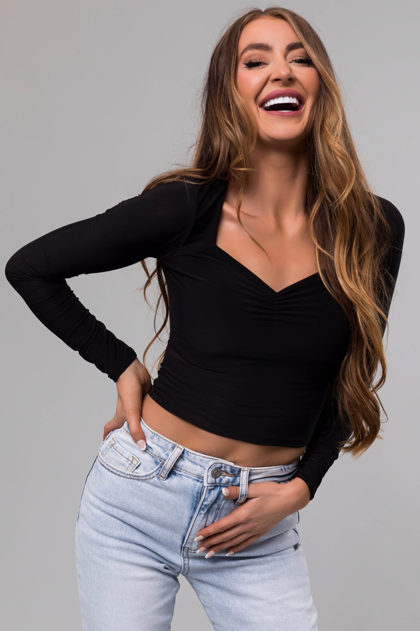 Black Sweetheart Neck Long Sleeve Crop Top for Women
